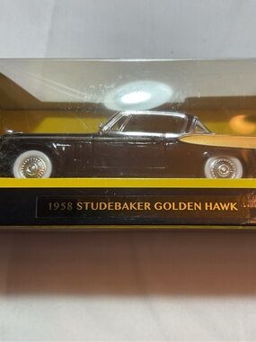 Road Signature 1958 Studebaker Golden Hawk Diecast Car - Black with Gold Accent